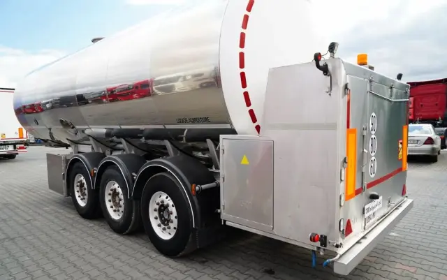 MAGYAR CYSTERNA SPOŻYWCZA / 30 000 L / OŚ PODNOSZONA / OŚ SKRĘTNA / 