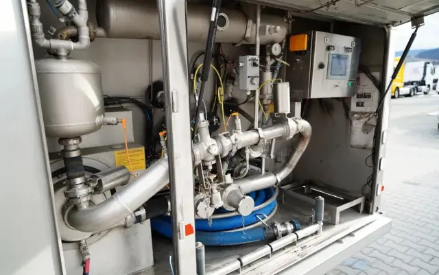 MAGYAR CYSTERNA SPOŻYWCZA / 30 000 L / OŚ PODNOSZONA / OŚ SKRĘTNA / 