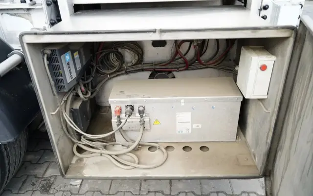 MAGYAR CYSTERNA SPOŻYWCZA / 30 000 L / OŚ PODNOSZONA / OŚ SKRĘTNA / 