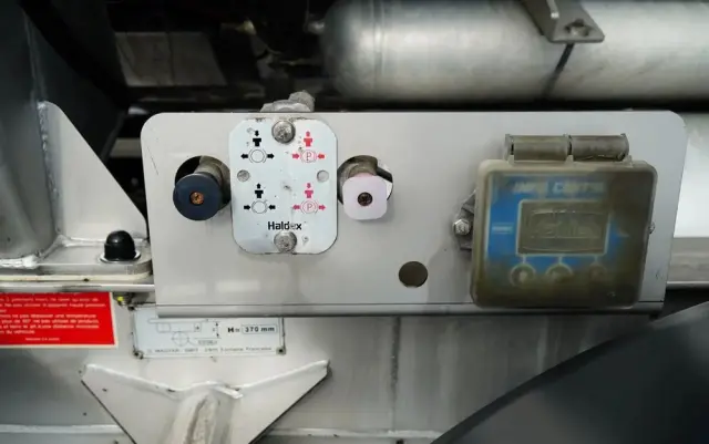 MAGYAR CYSTERNA SPOŻYWCZA / 30 000 L / OŚ PODNOSZONA / OŚ SKRĘTNA / 