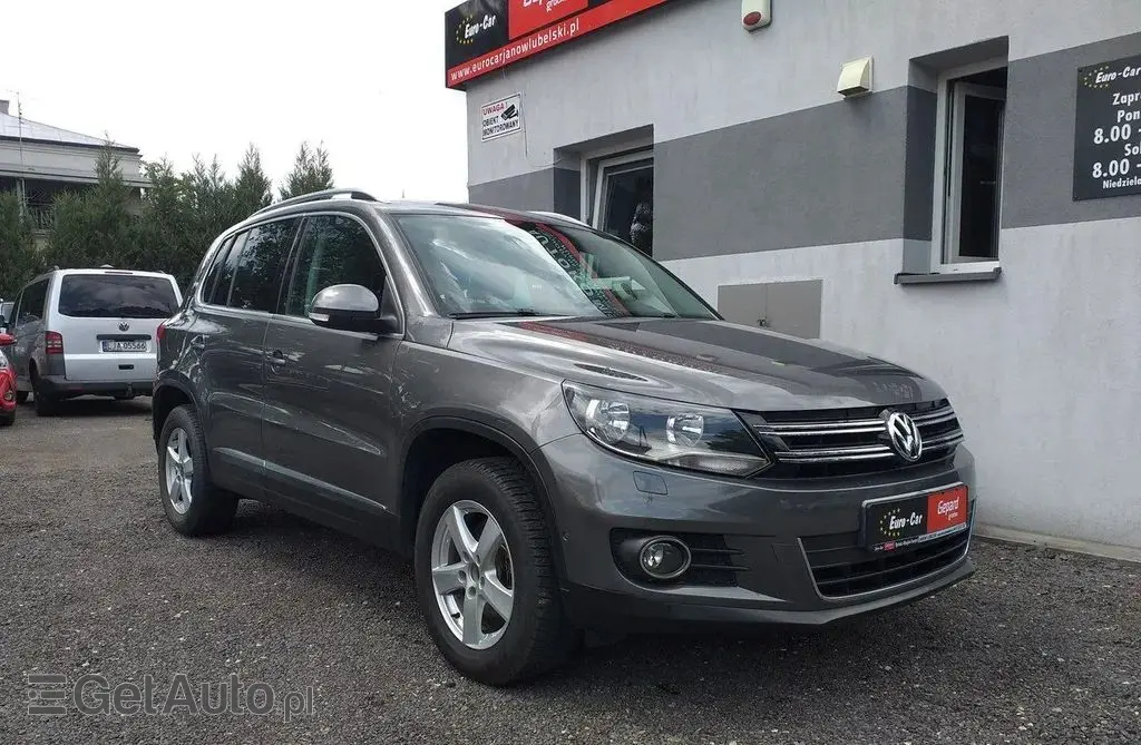 VOLKSWAGEN Tiguan 