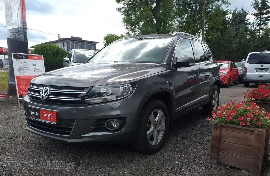 VOLKSWAGEN Tiguan 