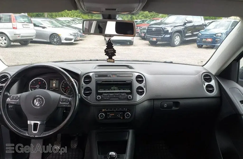 VOLKSWAGEN Tiguan 