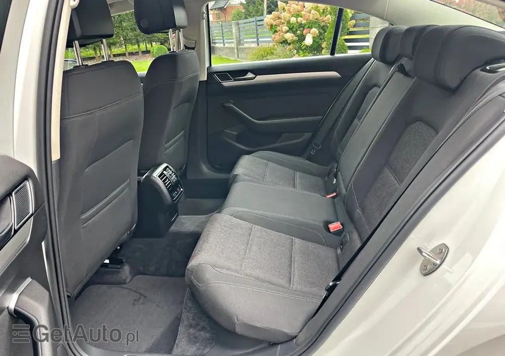 VOLKSWAGEN Passat 2.0 TDI SCR (BlueMotion Technology) DSG Comfortline