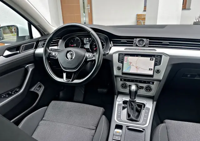 VOLKSWAGEN Passat 2.0 TDI SCR (BlueMotion Technology) DSG Comfortline