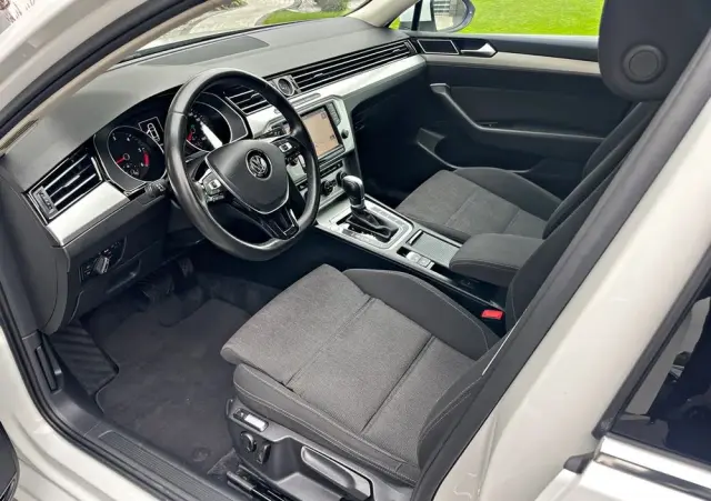 VOLKSWAGEN Passat 2.0 TDI SCR (BlueMotion Technology) DSG Comfortline