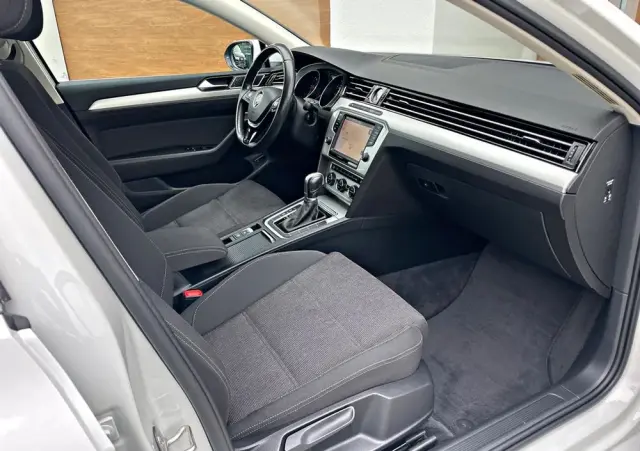 VOLKSWAGEN Passat 2.0 TDI SCR (BlueMotion Technology) DSG Comfortline