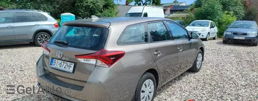 TOYOTA Auris 