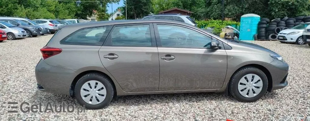 TOYOTA Auris 
