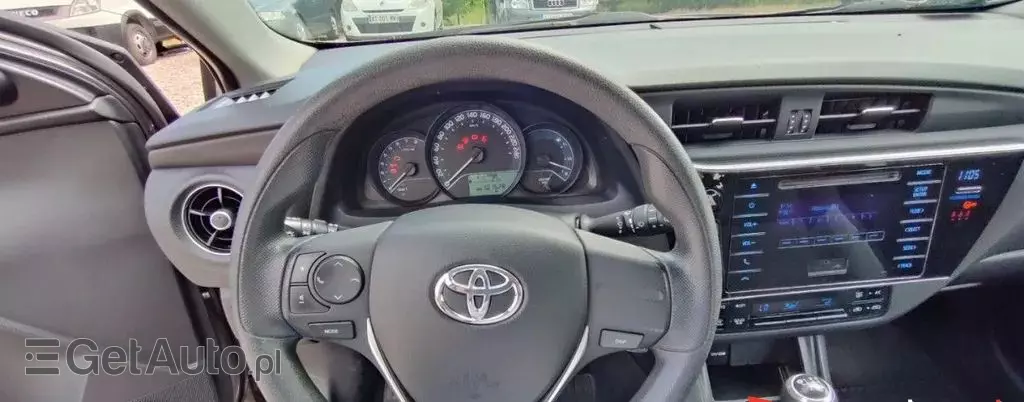 TOYOTA Auris 