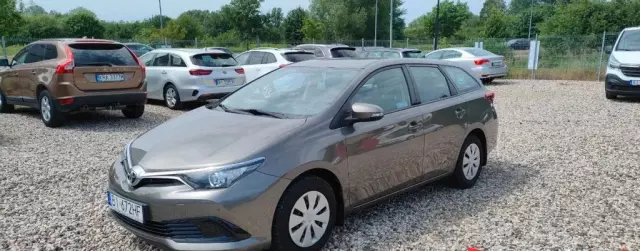 TOYOTA Auris 