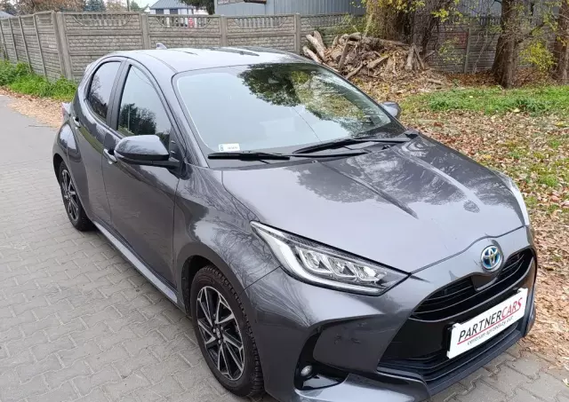 TOYOTA Yaris Hybrid 1.5 Selection Style