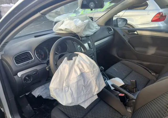 VOLKSWAGEN Golf 1.6 TDI Trendline