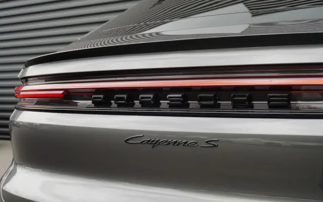 PORSCHE Cayenne Coupe S