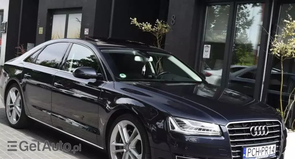 AUDI A8 