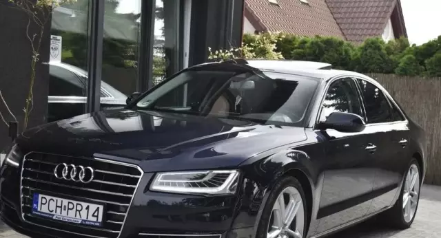 AUDI A8 
