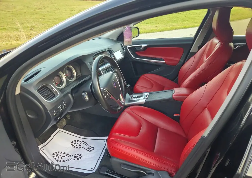 VOLVO V60 D3 Geartronic Momentum