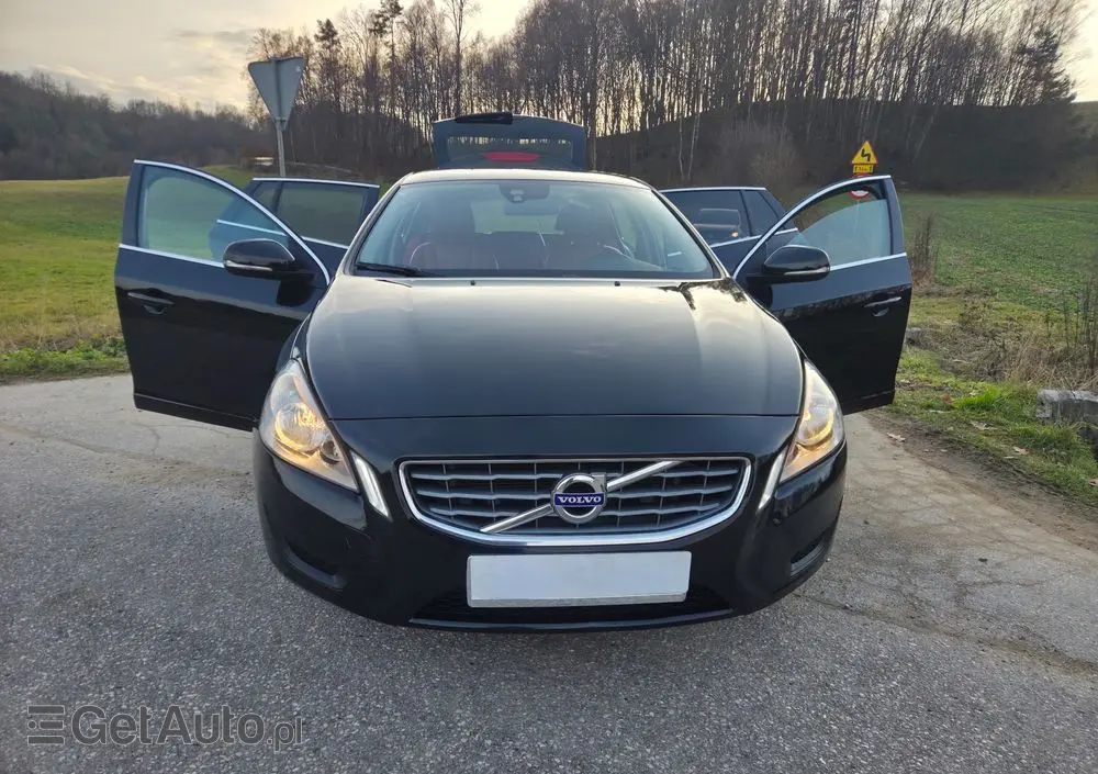 VOLVO V60 D3 Geartronic Momentum