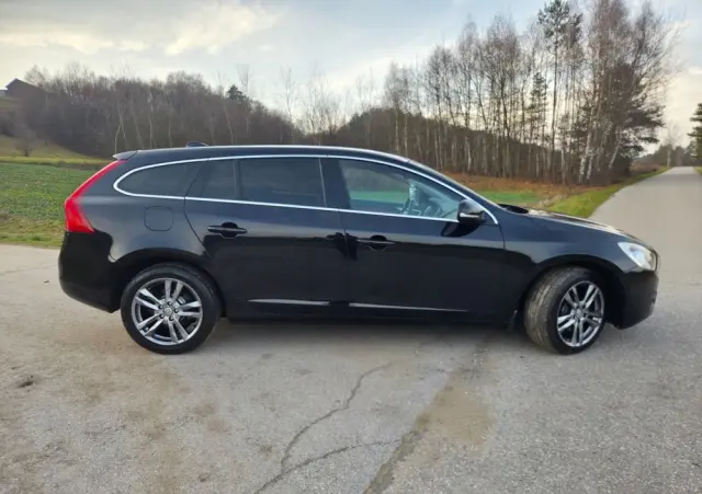 VOLVO V60 D3 Geartronic Momentum