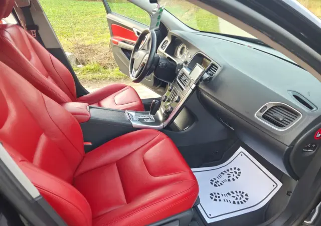 VOLVO V60 D3 Geartronic Momentum