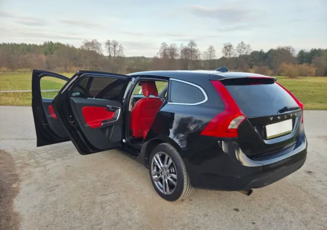 VOLVO V60 D3 Geartronic Momentum