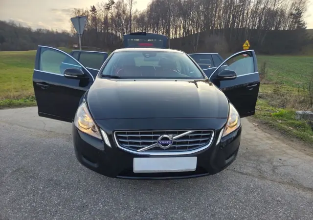 VOLVO V60 D3 Geartronic Momentum