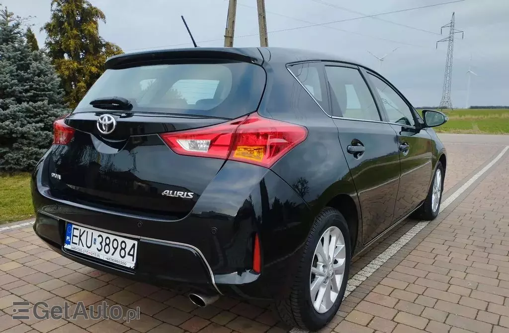 TOYOTA Auris 