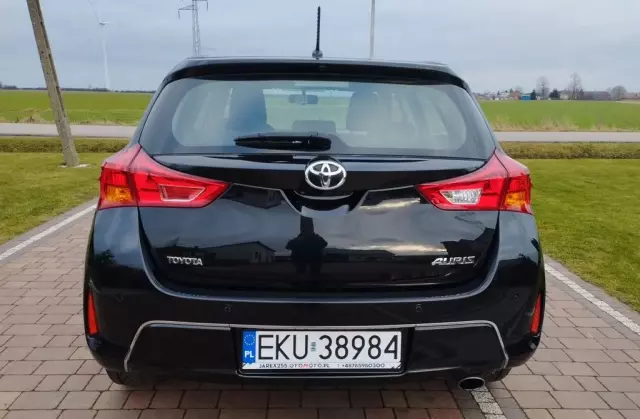 TOYOTA Auris 