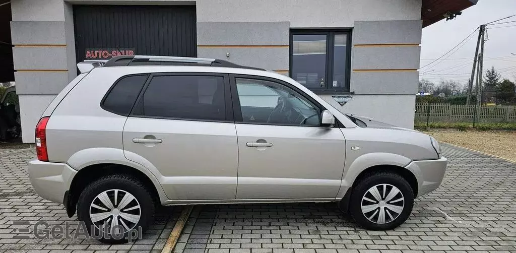 HYUNDAI Tucson 