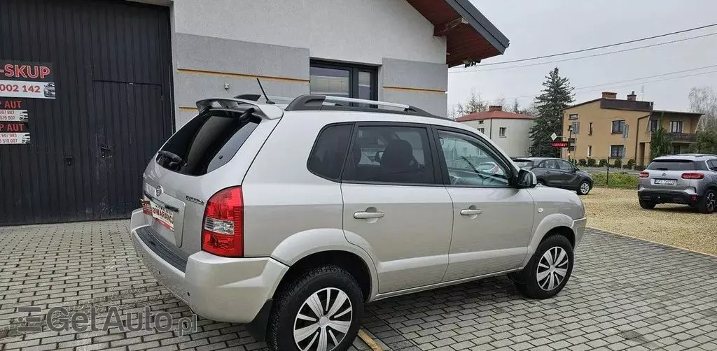 HYUNDAI Tucson 