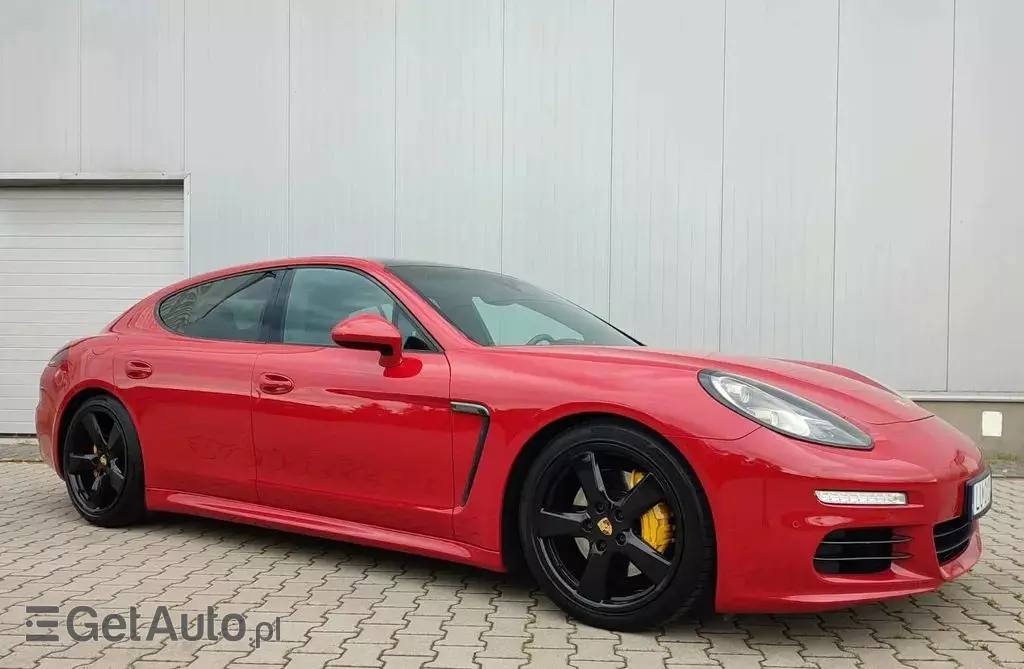 PORSCHE Panamera 