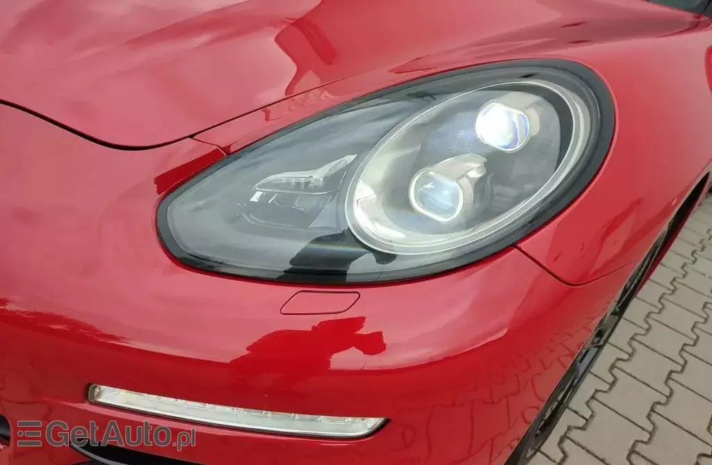 PORSCHE Panamera 