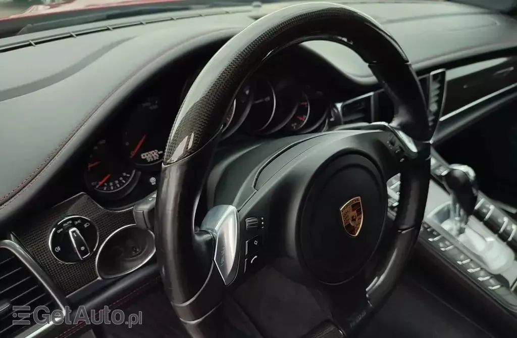 PORSCHE Panamera 