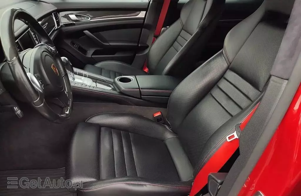 PORSCHE Panamera 