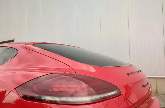 PORSCHE Panamera 