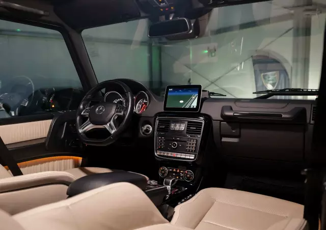 MERCEDES-BENZ Klasa G AMG 63