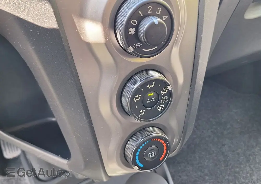 TOYOTA Yaris 1.0 VVT-i Life