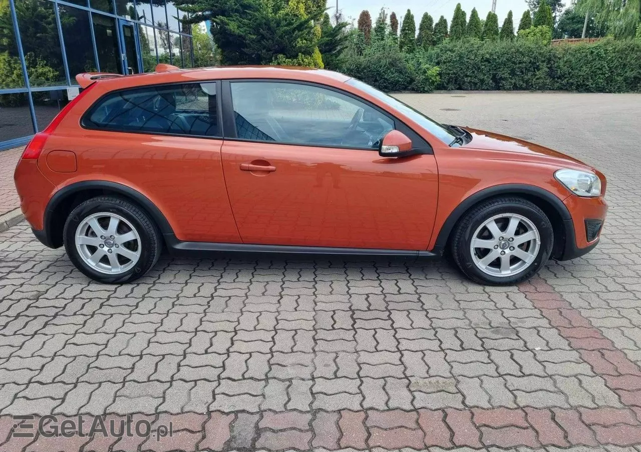 VOLVO C30 