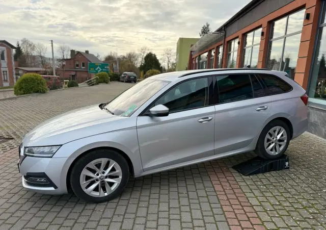 SKODA Octavia 2.0 TDI First Edition