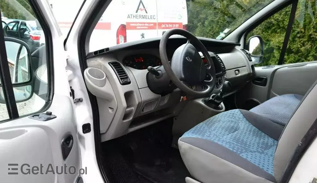 RENAULT Trafic 