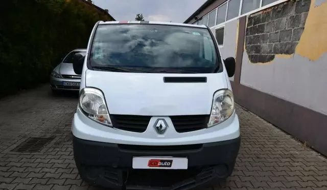RENAULT Trafic 