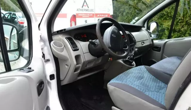 RENAULT Trafic 