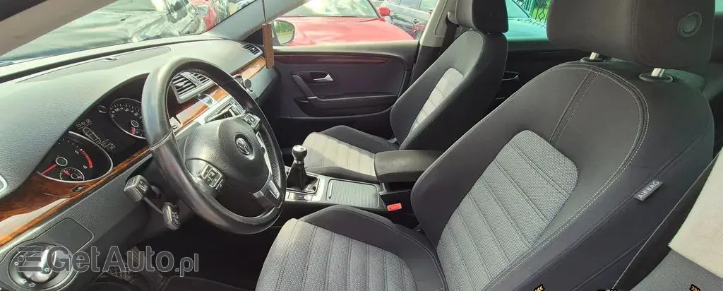 VOLKSWAGEN Passat CC 