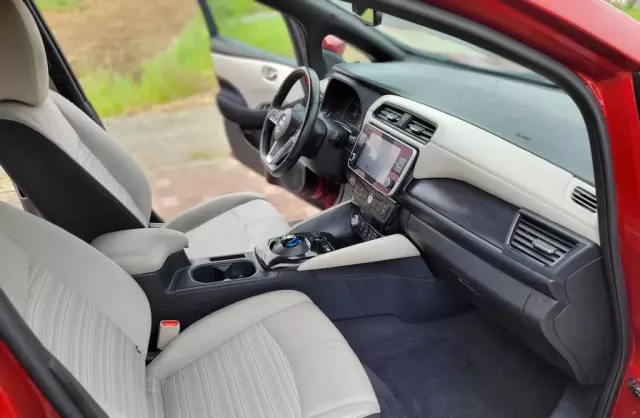 NISSAN Leaf E+ 62 kWh (218 KM)