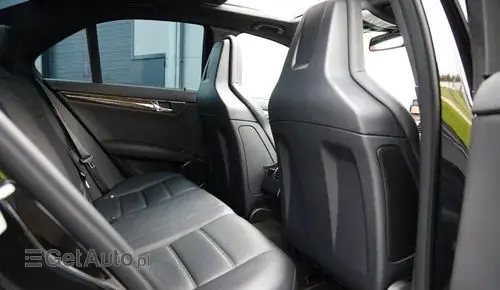 MERCEDES-BENZ Klasa C 63 AMG Performance