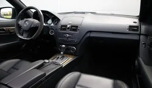 MERCEDES-BENZ Klasa C 63 AMG Performance