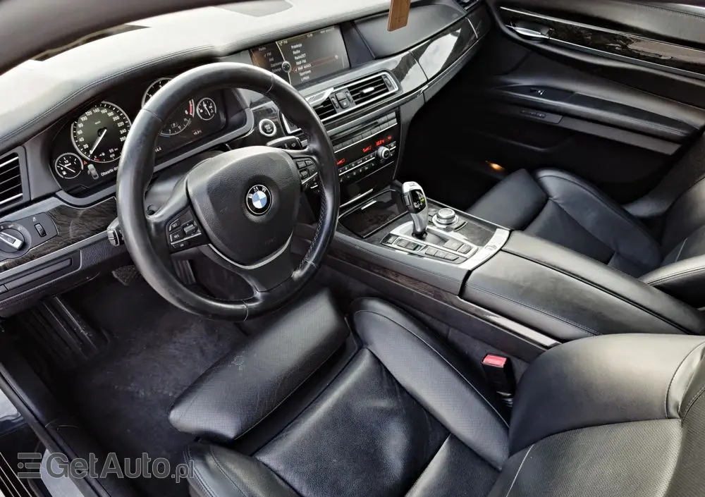BMW Seria 7 740d
