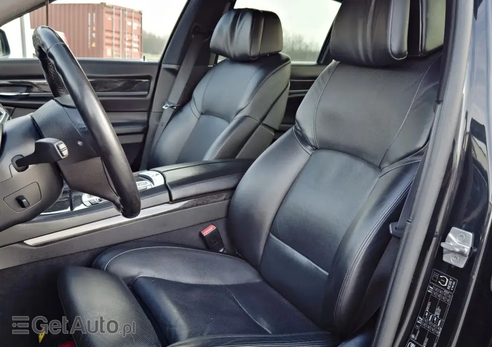 BMW Seria 7 740d