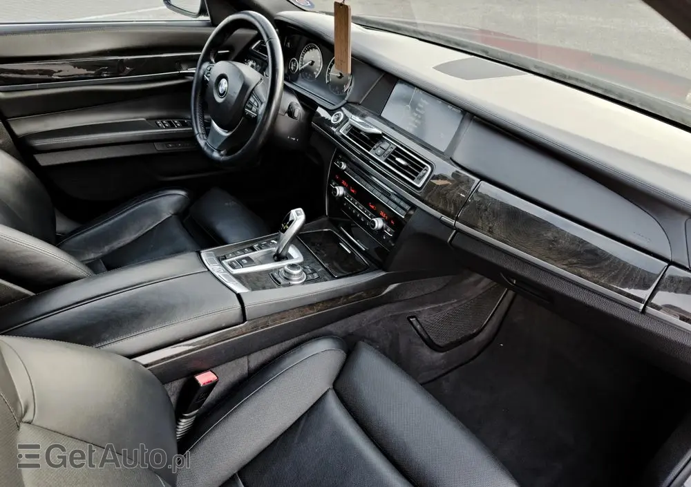 BMW Seria 7 740d
