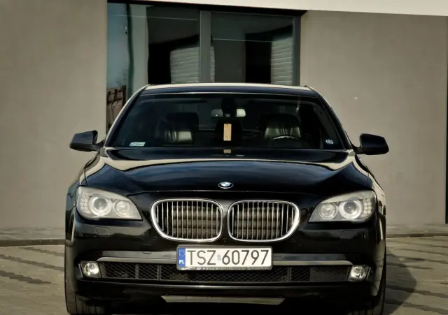 BMW Seria 7 740d